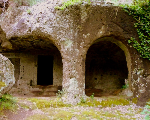 Faliscan tomb, Via Amerina