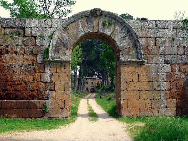 Roman gate, Falerii Novi