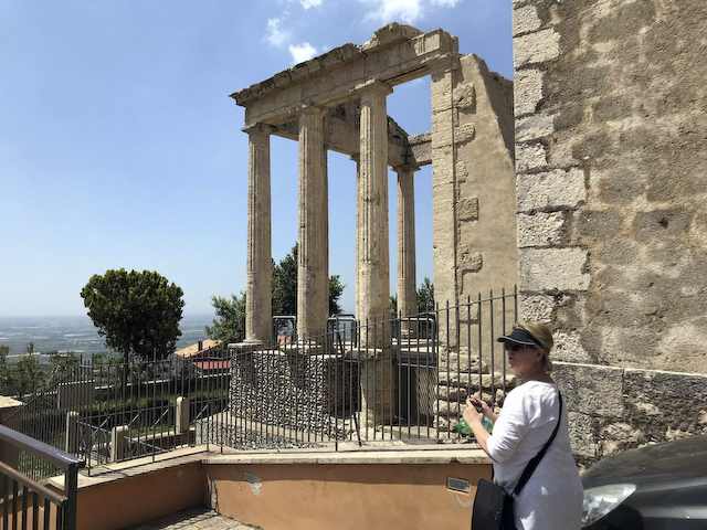 Roman Temple, Cori
