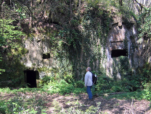 Tombs, San Giuliano