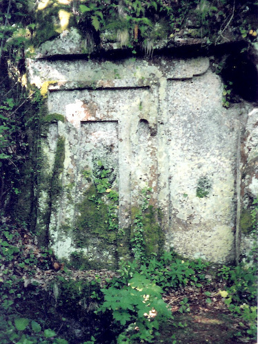 Tomb, San Giuliano