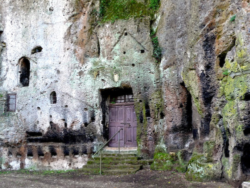 Mithraeum door, Sutri