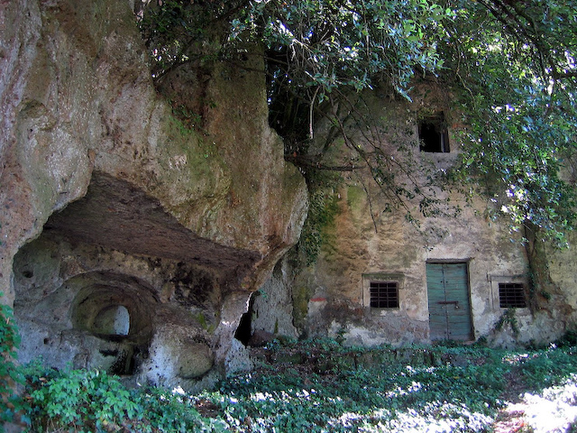 Tombs, Sutri