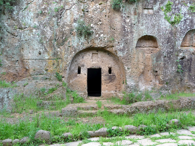 Tombs, Via Amerina