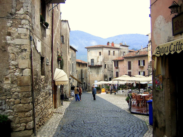 Piazza, Sermoneta