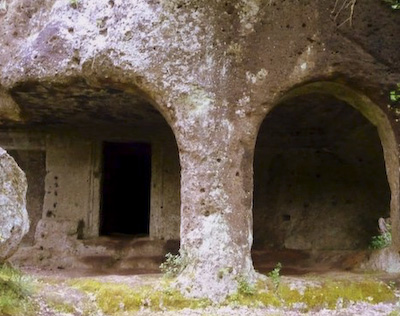 Tombs, via Amerina