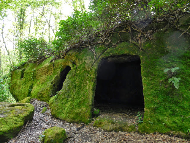 Santa Cecilia rock habitations