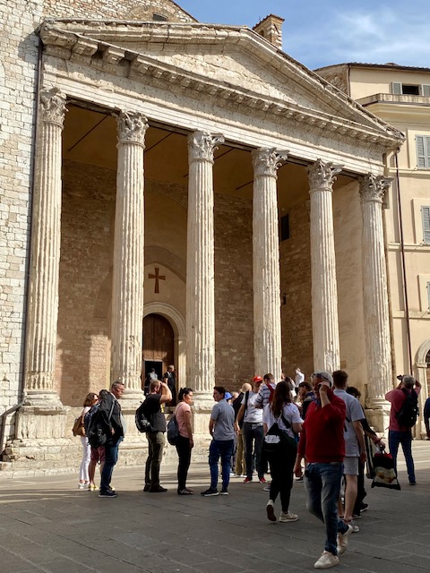 Roman temple, Assisi