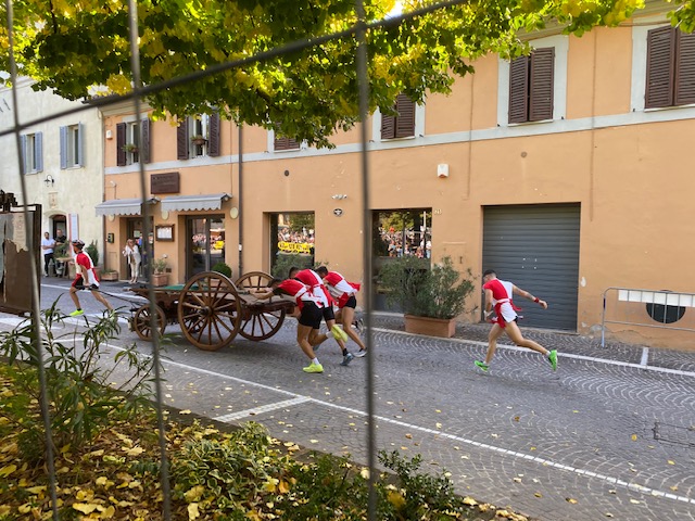 The wagon race winning team